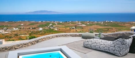 Luxury Santorini Villa | Villa Elysian Dyo | Private Hot Tub | Air Conditioning | 1 Bedroom | Oia