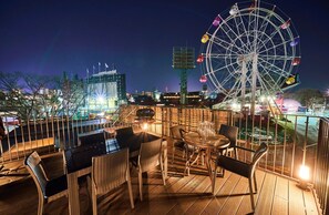 Private rooftop balcony