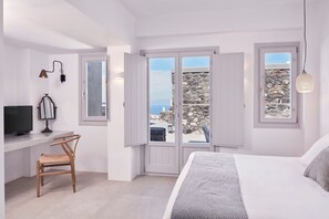 Luxury Santorini Villa | Villa Elysian Enas | Private Plunge Pool | 2 Bedrooms 2 bathrooms | Oia