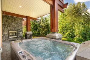 Bain à remous extérieur