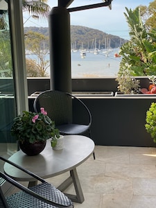 Sunny studio on Pittwater 