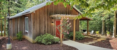 Front entrance view of the Chef's Cottage.