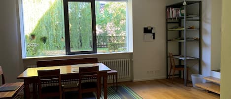 Moderne Ferienwohnung (68 qm) mit großem Garten in Regensburg