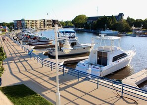 Boat rental / fishing charters right outside!