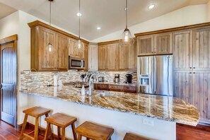 Bar top with 4 Stools