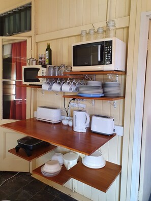 plenty of crockery 