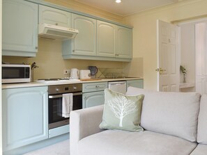 Open plan living space | Little Gables, Verwood