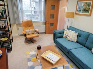 Living room | Platform 10, Bideford