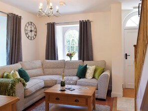 Living room | 2 Cilwendeg Lodge, Newchapel, near Boncath