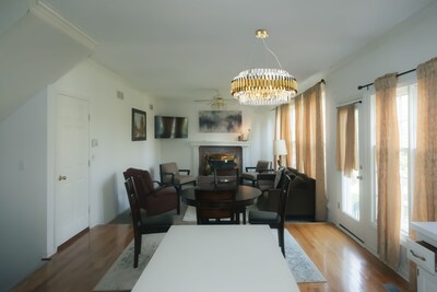 New Luxe Large 4BR 3 Bath, Entire  Private Home  1000 Mbps Wifi Vacation Rental 