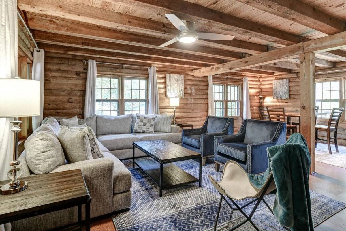 Charming Cabin with Fire Pit