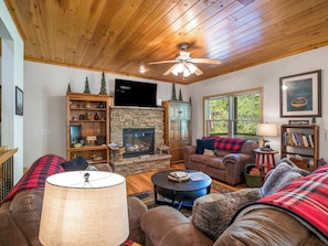 Living area - Nice bright living area with views of the river