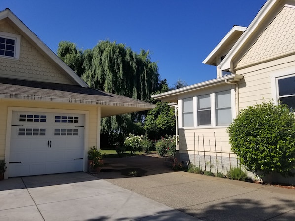 Garage Loft has its own private entrance to the left.