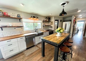 Fully equipped kitchen