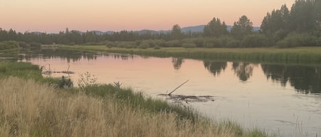 Short walk from condo = Deshutes River