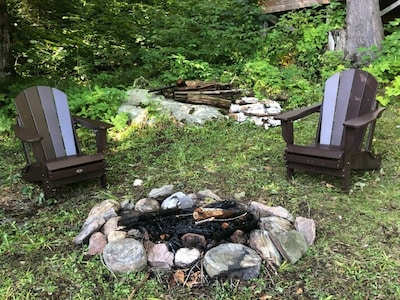 Beautiful Waterfront Cottage on Picadilly Bay, located on Redstone Lake