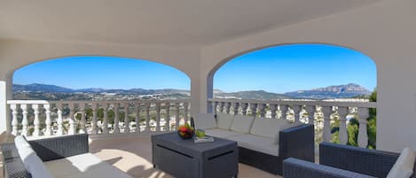 Balcony/ terrace