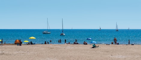 Der Strand befindet sich 150 Meter von der Villa entfernt.