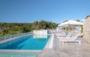 Stimulating pool surroundings.
