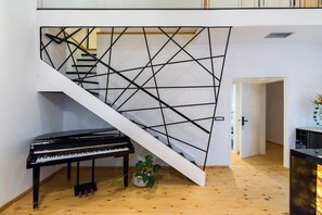 Minimalist Chic: Where Trends Rest