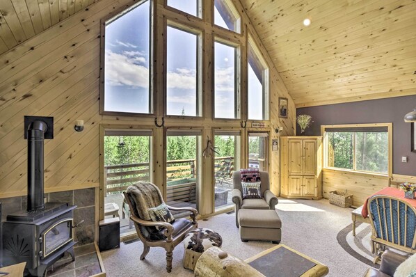 Fairplay Vacation Rental | 3BR | 2.5BA | 1,920 Sq Ft | Steps Required