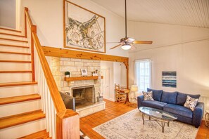 LIVING ROOM Queen Pull Out / Fire Place