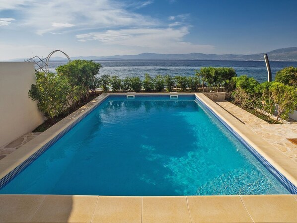VILLA VIOLET POOL