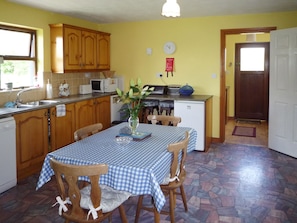 Sheans Holiday Cottage, Pretty, Self-Catering Holiday Accommodation, Killarney, County Kerry