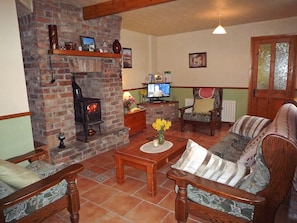 Sheans Holiday Cottage, Pretty, Self-Catering Holiday Accommodation, Killarney, County Kerry