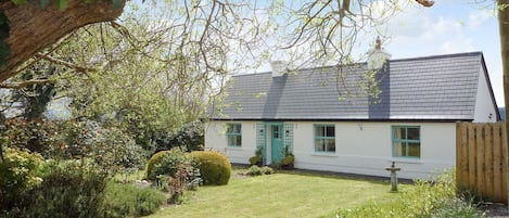 External View Fleur Cottage, A Self Catering Holiday Home in Kerry