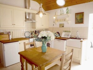 Romantic Holiday Cottage Available in Killorglin, Kerry   