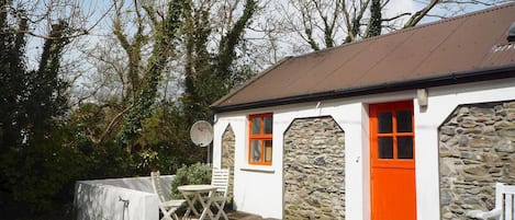 Romantic Holiday Cottage Available in Killorglin, Kerry   