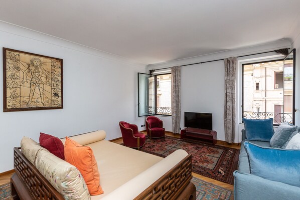 Spacious and bright living area with stunning view on Jewish Ghetto.

