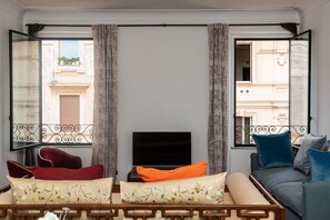 Spacious and bright living area with stunning view on Jewish Ghetto.

