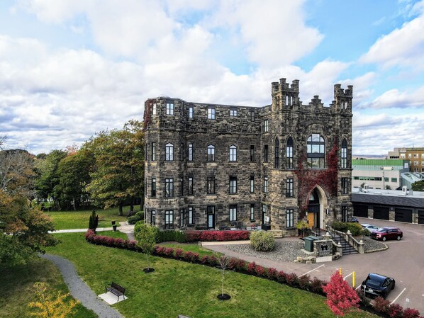 Castle Manor Property