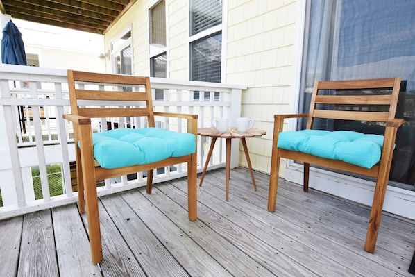 main floor balcony - enjoy your coffee!