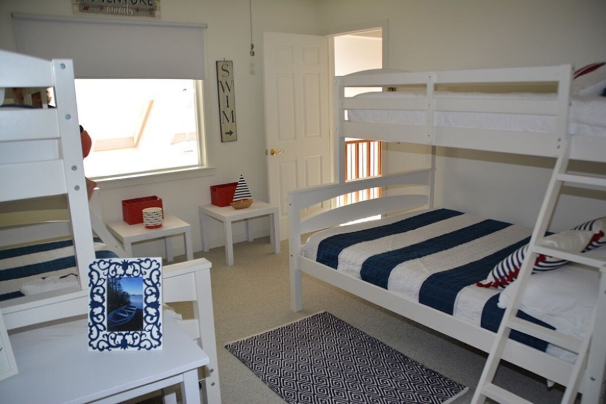 Torch Lake Family Friendly Lakefront Home – Last Minute August 2023 Avail!