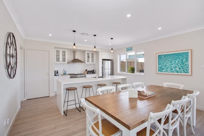 Catherine Hill Bay Hampton's Style home with Pool in Lake Macquarie
