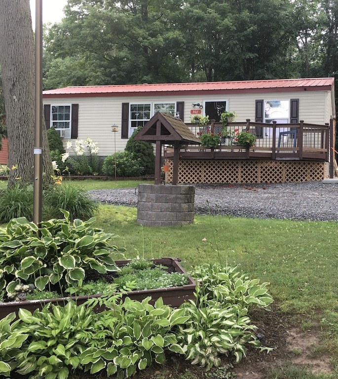 The Lake House Casino at Sylvan Beach, US holiday cabins