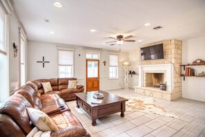 Living area Fire place