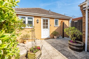 Little Emmaus, Cley-next-the-Sea: Front elevation