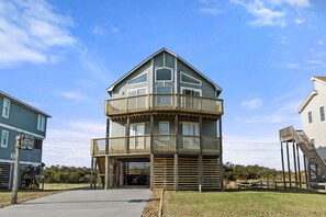SN2712: Beach Dugout | Front Exterior