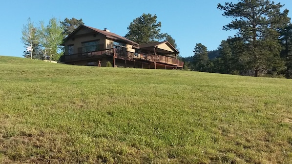 Beautiful, Private Mountain Estate