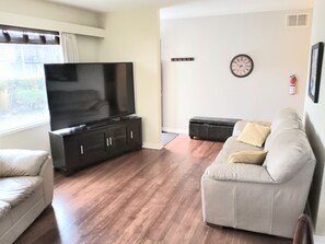 58” 4K TV with full cable and Netflix