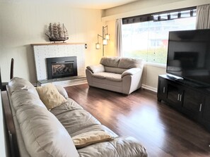 Additional Living room picture, hardwood  floors throughout 