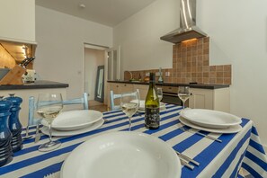 Seahorses, Brancaster: Kitchen/dining area