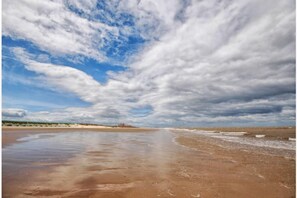 Seahorses, Brancaster: Brancaster beach is a 10 minute walk away