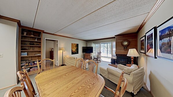 Open Layout at Slopeside Condo Near Canyon Lodge