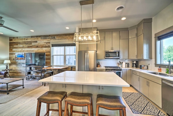 Experience the ultimate Bozeman retreat from this 3-bed, 2.5-bath home.