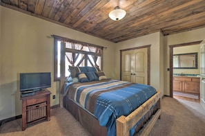 Sleeping 2, this vacation rental has plenty of room for couples.